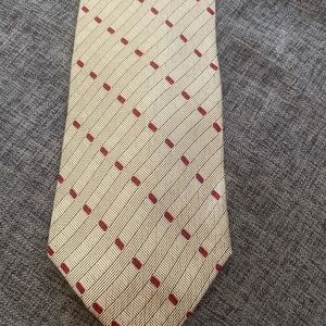 Valentino Cravatte , 100% Silk. Made in Italy.